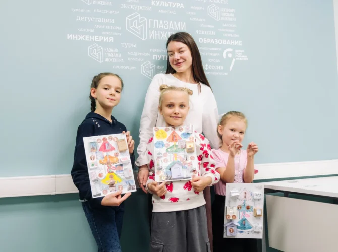 Новогодний мастер-класс для детей: архитектурный адвент-календарь с достопримечательностями Москвы (8-12 лет)