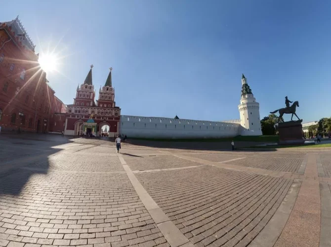 Экскурсия с очками виртуальной реальности «Москва. Путешествие во времени» / пешеходная 