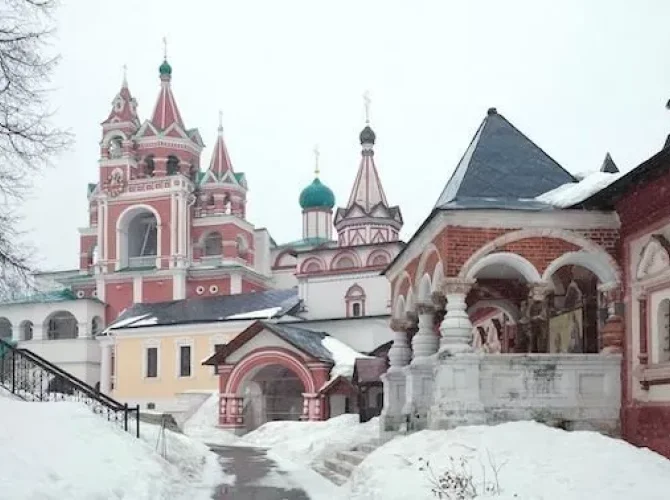 Звенигород. Самые древние храмы Подмосковья и деревянное зодчество