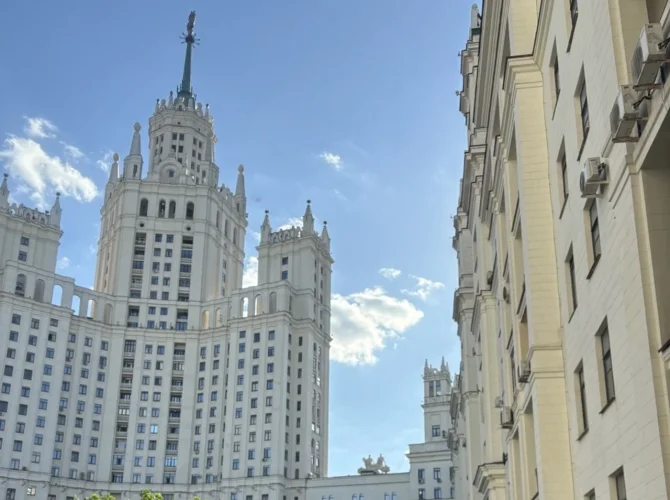 Московские высотки: от колоколен до Сити. Лекция в квартире высотки на Котельнической набережной