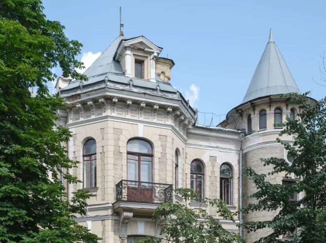 Гении места. Атмосферная экскурсия по району Чистых прудов совместно с проектом «Едва знакомы»