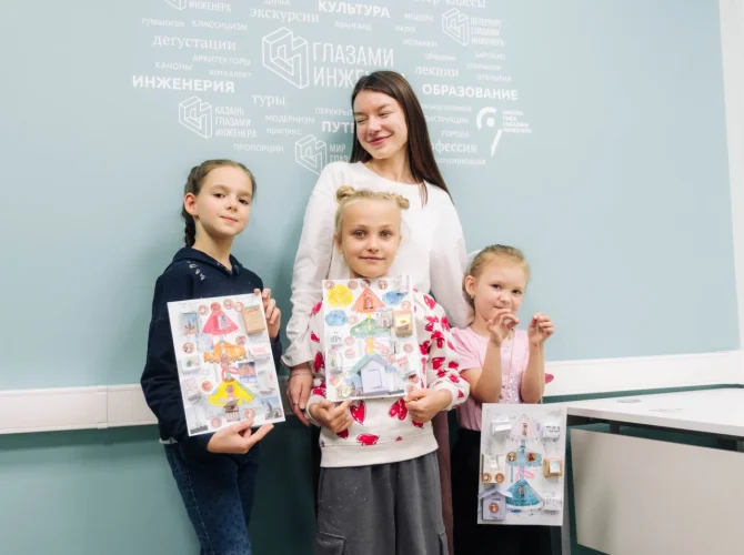 Мастер-класс для детей по созданию праздничного адвент-календаря: женщины в архитектуре и скульптуре (8-12 лет) 