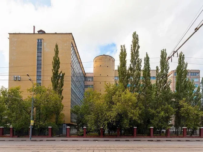 Конструктивизм плюс электрификация. Экскурсия в Лабораторный корпус МЭИ