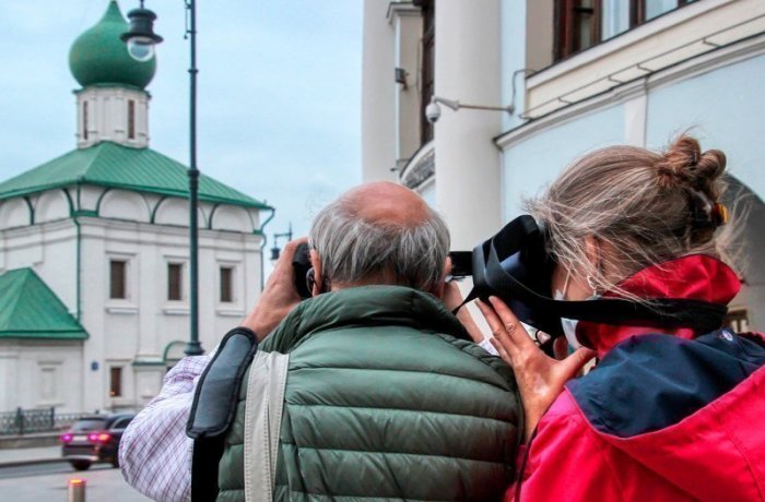 Путешествие во времени с VR. От Кремля до восьмой высотки. Пешеходная экскурсия с VR очками