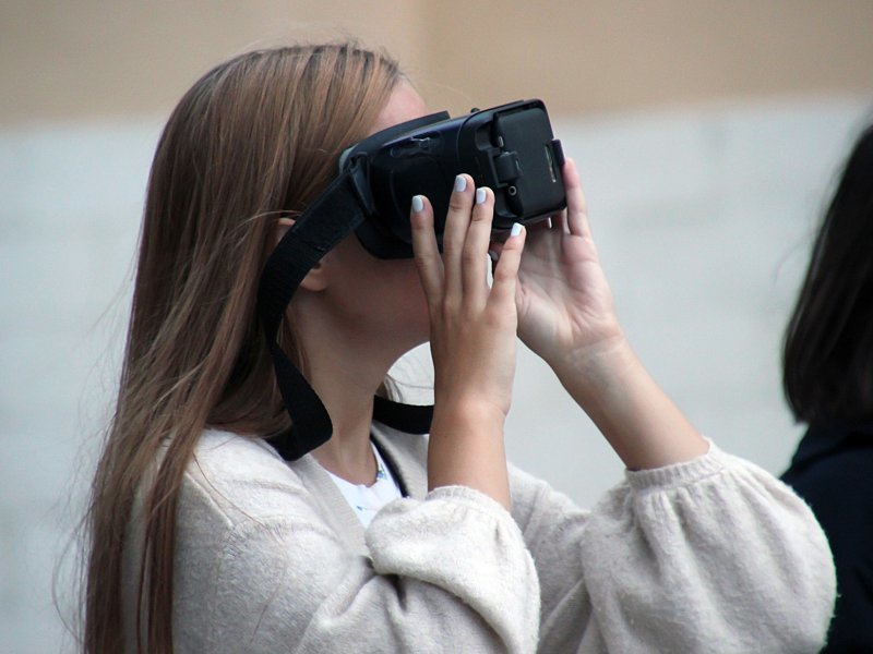 Путешествие во времени с VR. От Кремля до восьмой высотки. Пешеходная экскурсия с VR-очками