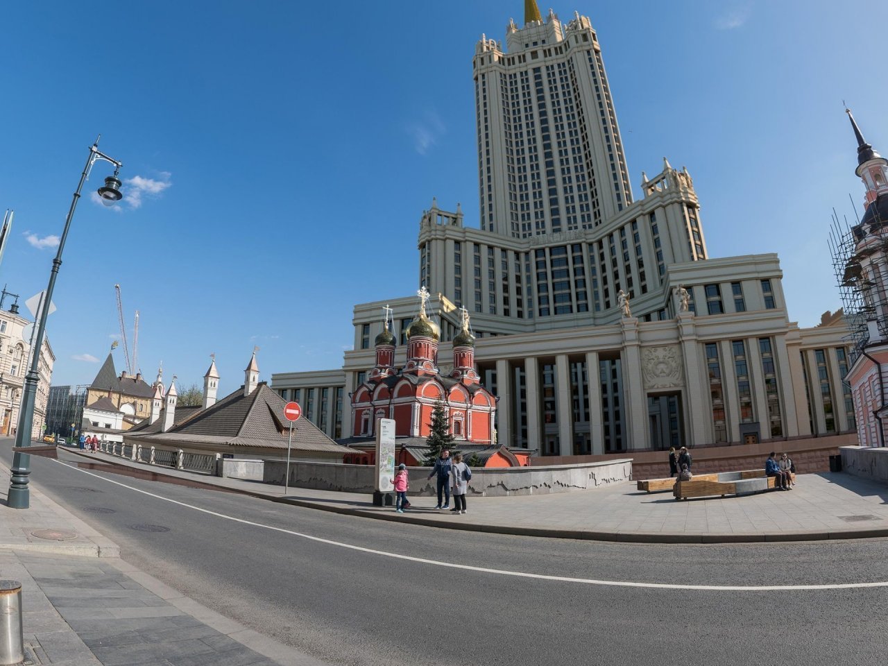 Путешествие во времени с VR. От Кремля до восьмой высотки. Пешеходная экскурсия с VR-очками-8
