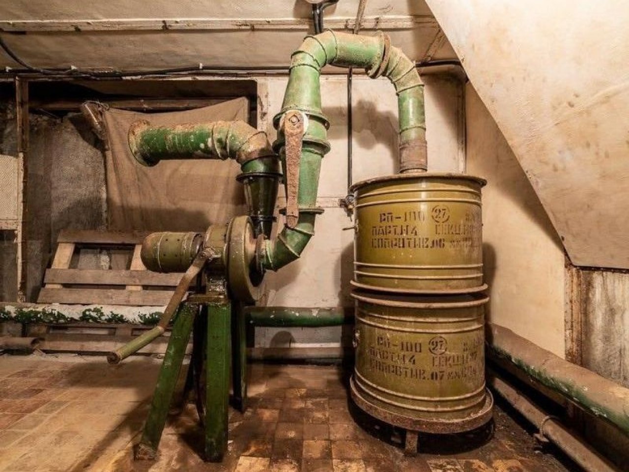 Советские секретные бункеры в Москве. Подземная экскурсия и лекция на глубине 43 метра-4